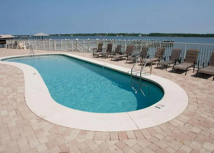 Lagoon Tower 1101 *